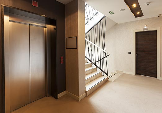 mini ascenseur hydraulique branchement electrique à Paris